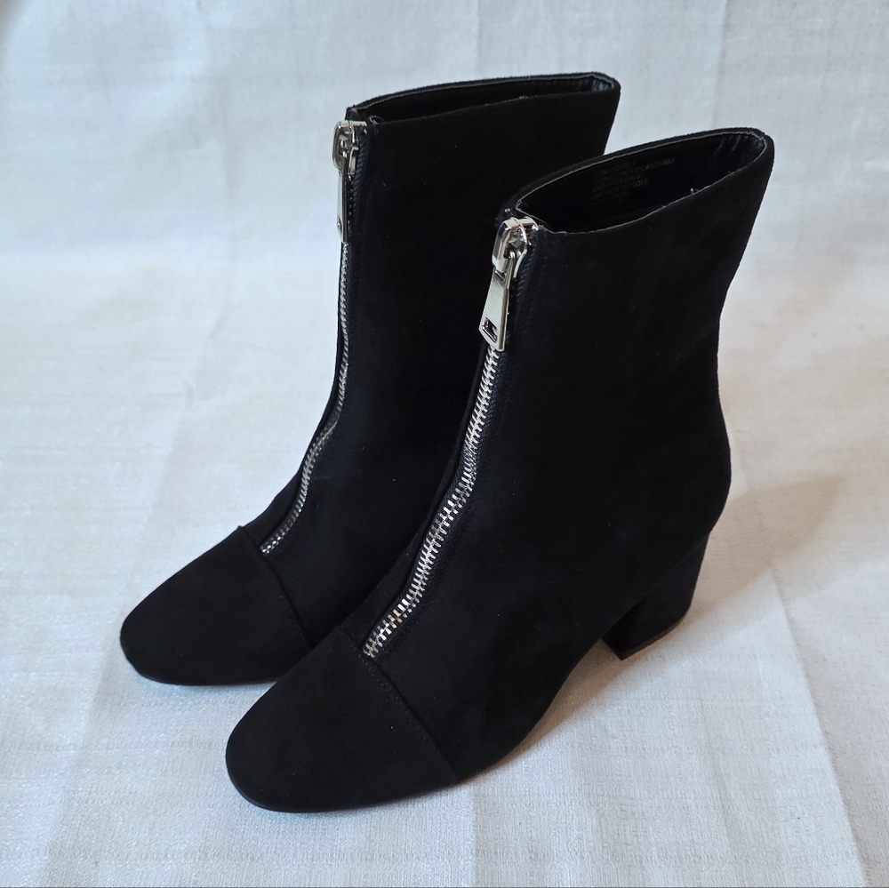 Diba Darla Black Suede Zip Up Booties Block Heel Edgy Retro Size 7.5
